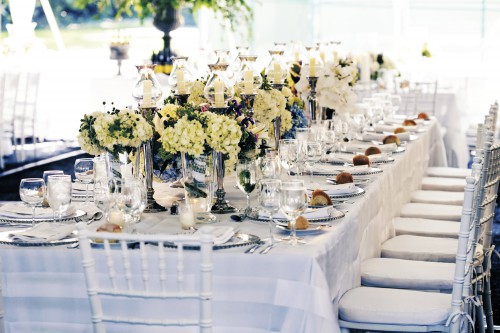 classic-outdoor-weddings-blue-and-white-centerpieces-hydrangea-summer-tented-weddings