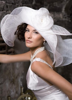 maybe-my-favorite-hat-of-all-c-the-bridal-show-pinterest