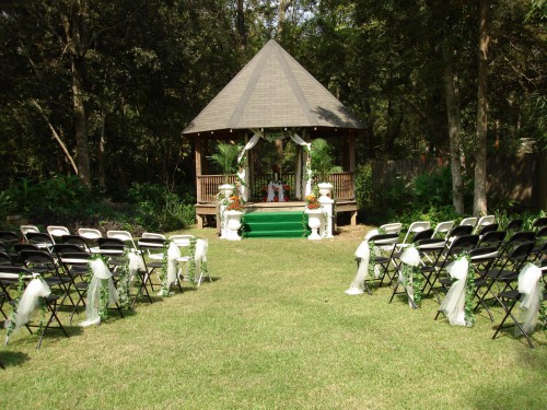 outdoor-wedding-chair-decorations