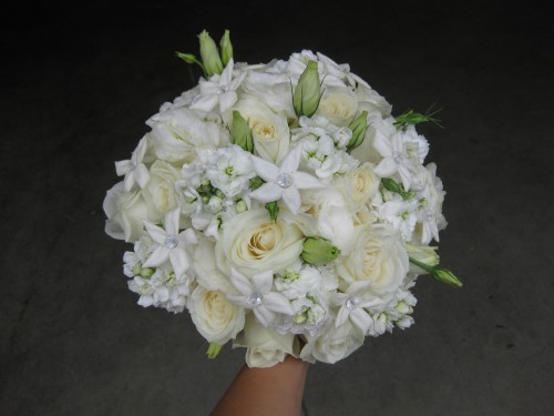 rose-and-stephanotis-bridal-bouquet-i14