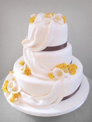 wedding-cakes-with-calla-lilies-amazing