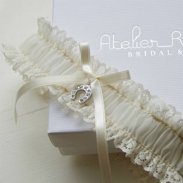 original_bonne-chance-lucky-horseshoe-bridal-garter