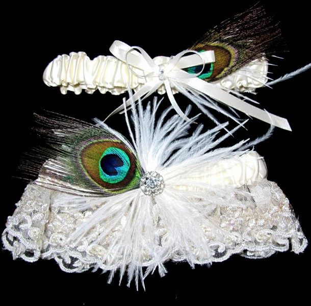 peacock-and-ivory-lace-bridal-garter-belt-set-1