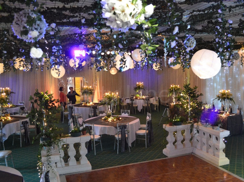 Flower-balls-paper-lanterns-wedding-ceiling-decor