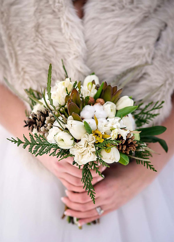winter-wedding-bouquet-10_detail