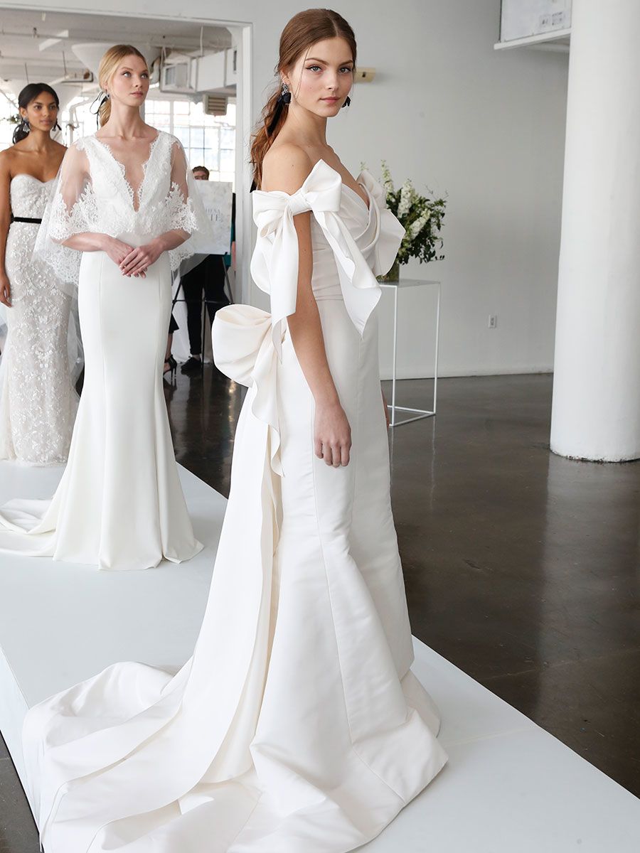 Marchesa 2018: классические силуэты в новых формах