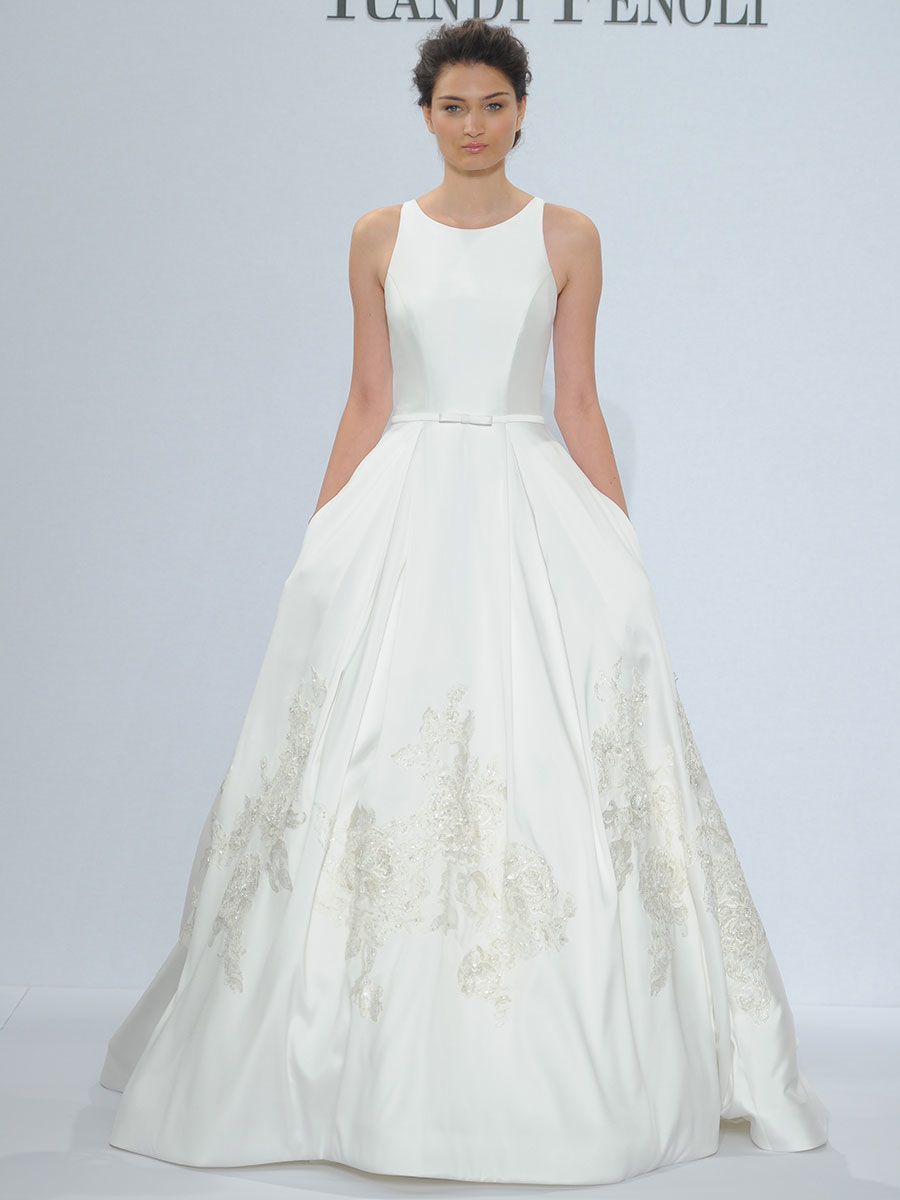 Randy Fenoli 2018: мерцающие свадебные платья делают гламурное заявление