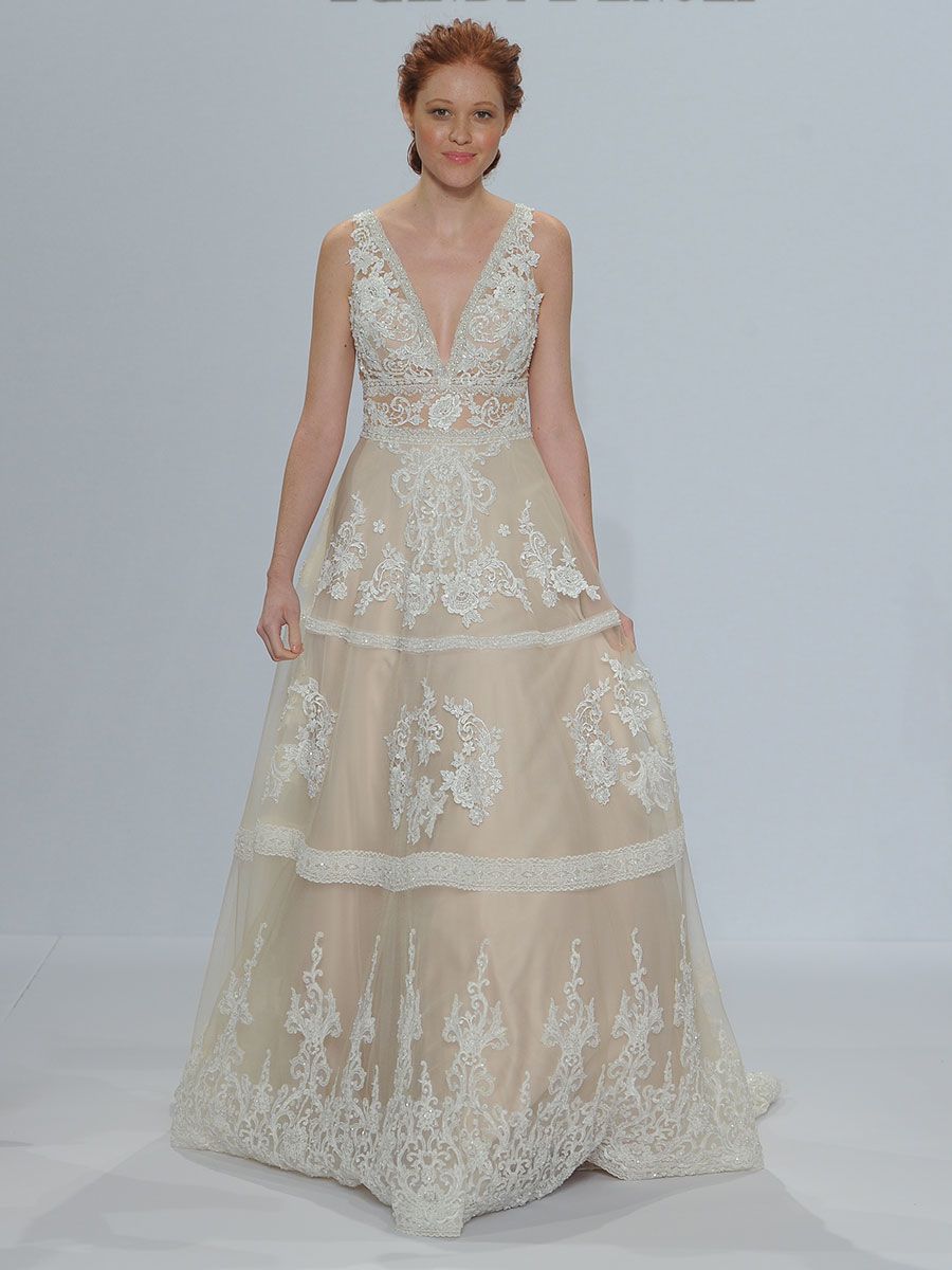 Randy Fenoli 2018: мерцающие свадебные платья делают гламурное заявление