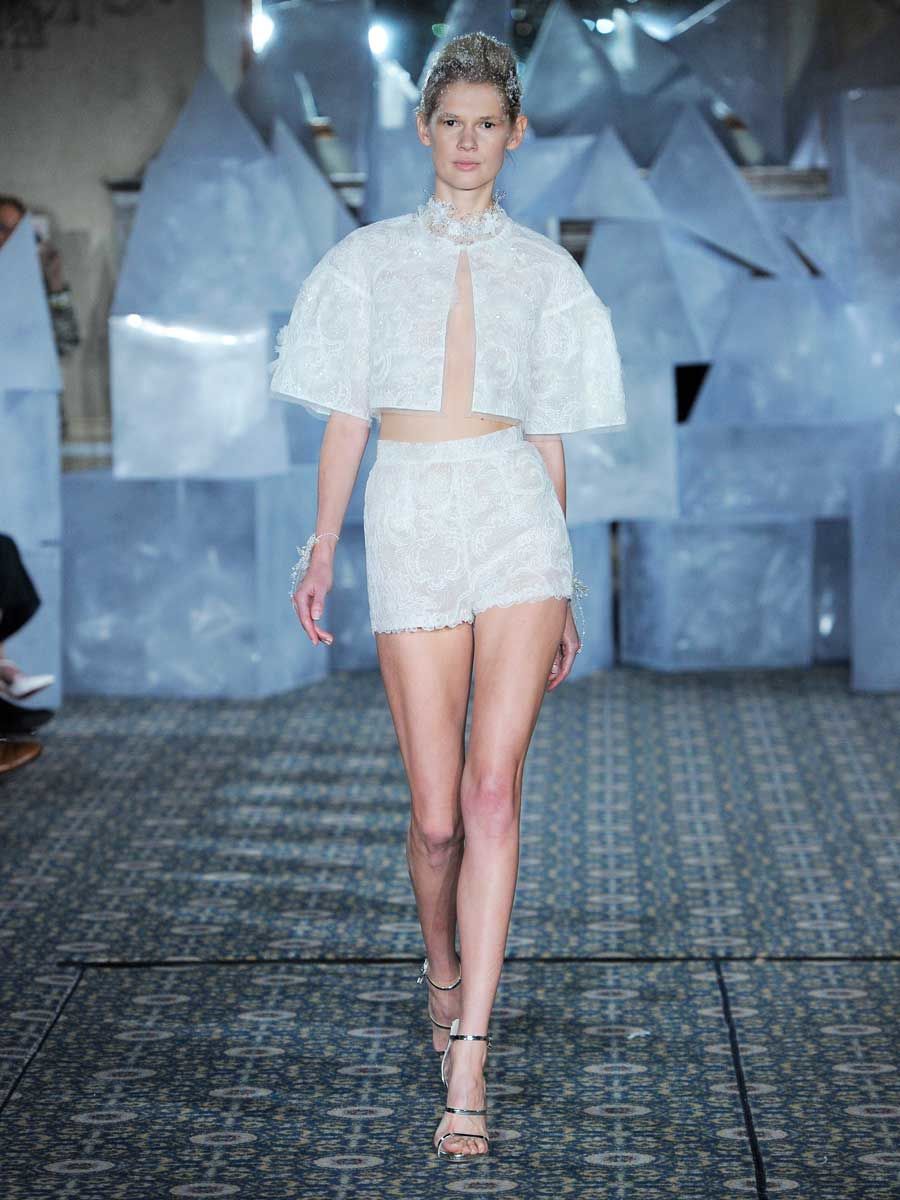 Mira Zwillinger Весна 2019: Ледяные королево-вдохновленные шедевры