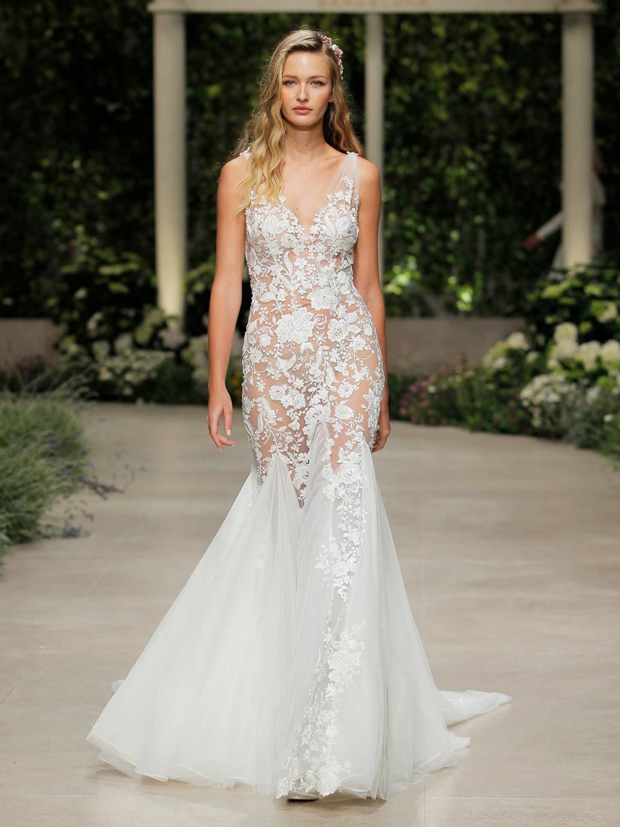 Pronovias Весна 2019: цветочные луки для каждой невесты