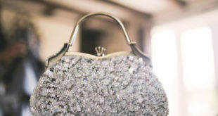 17 вещей, которые должны быть в сумочке для "выживания" в день свадьбы