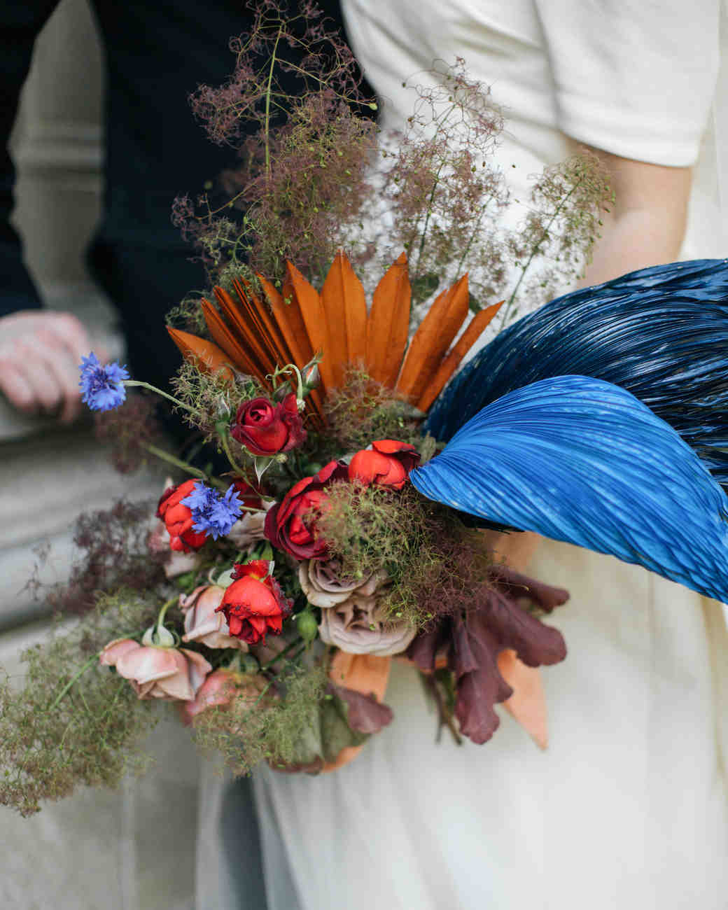 Уникальные свадебные букеты без цветов (21 фото)