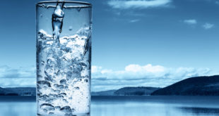 Как убедиться, что вы пьете достаточно воды в месяцы, предшествующие вашей свадьбе