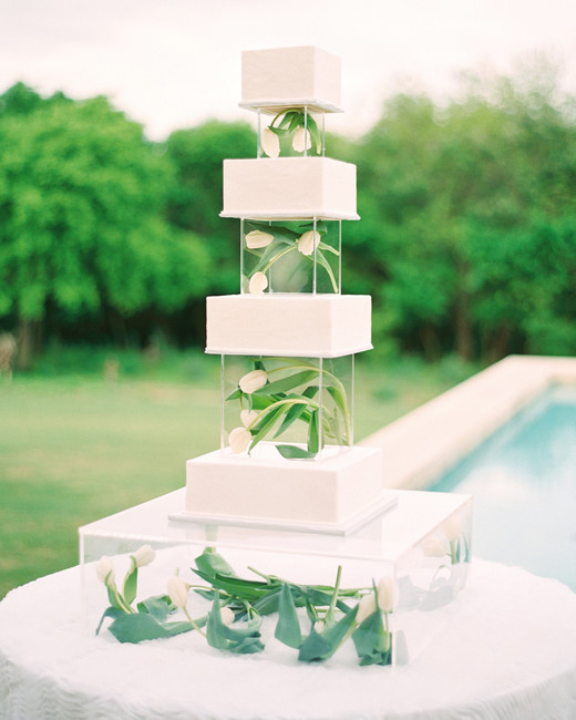 Свадебные торты с цветочными рядами