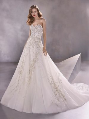 Неделя свадебной моды: свадебные платья от Pronovias (60 фото)