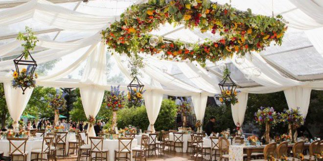 Яркие идеи использования цветов в свадебном декоре