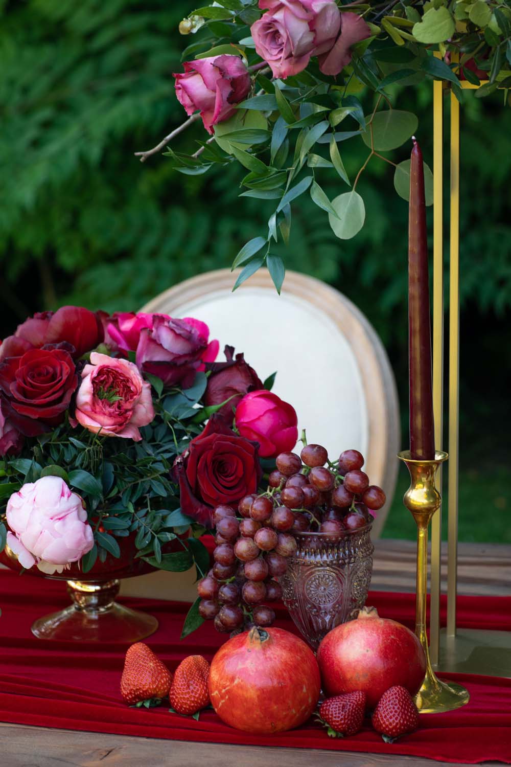 Самое роскошное свадебное вдохновение для осенней свадьбы в бордовом цвете