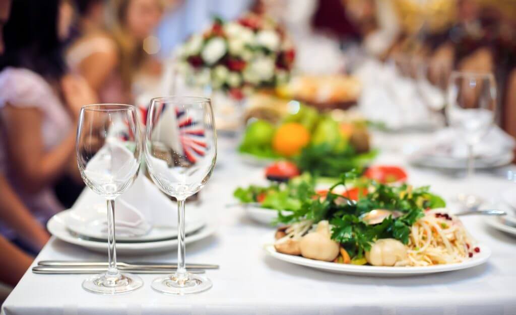 Советы от экспертов, которые помогут организовать свадебный ужин на высшем уровне