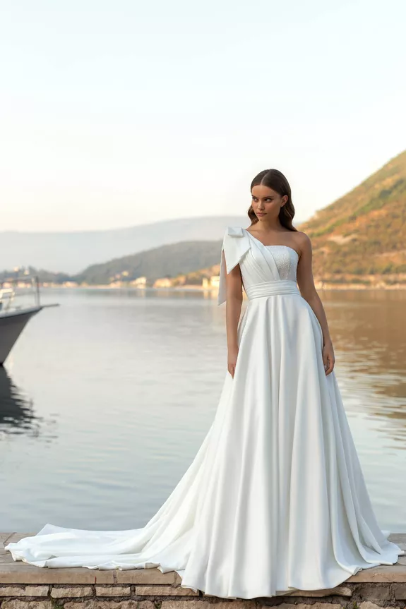 Новые свадебные платья Elena Morar