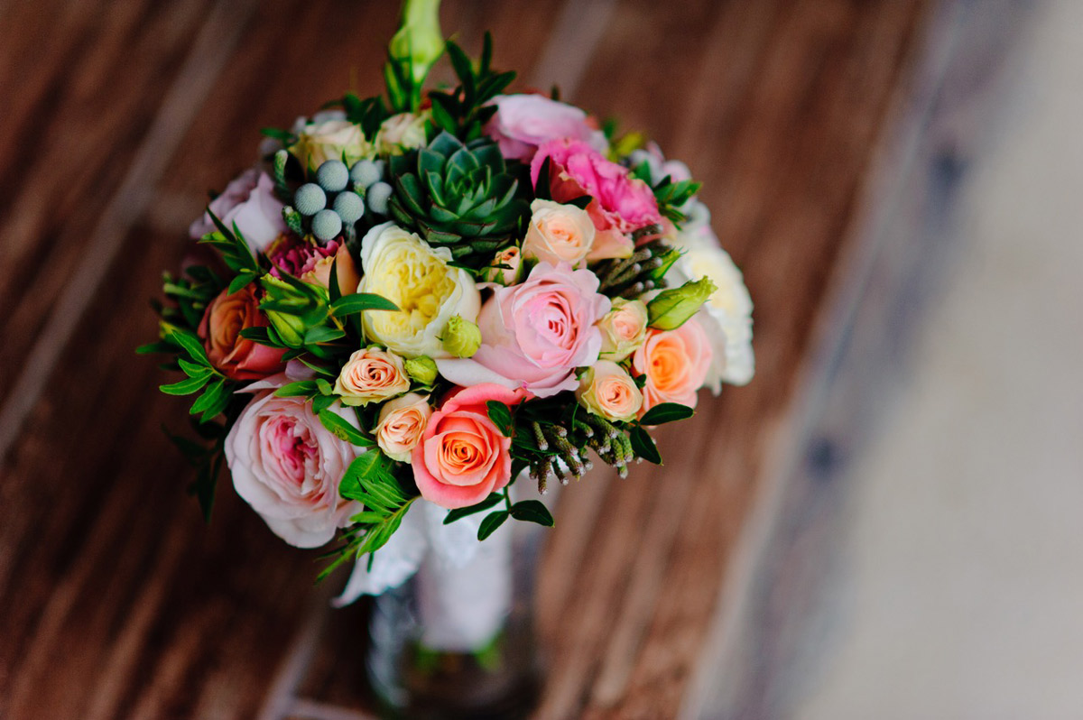 Как выбрать цветы для свадебного букета