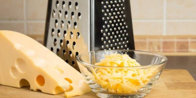 Какую сторону терки для сыра следует использовать для каждого типа сыра?