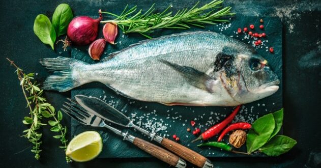 Наука утверждает, что употребление рыбы два раза в неделю может снизить риск сосудистых заболеваний