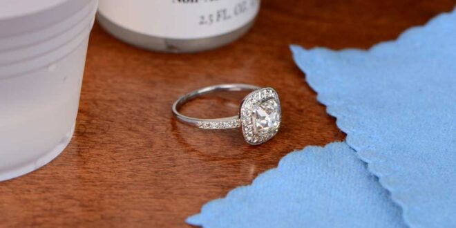 Как в домашних условиях почистить кольцо с бриллиантом