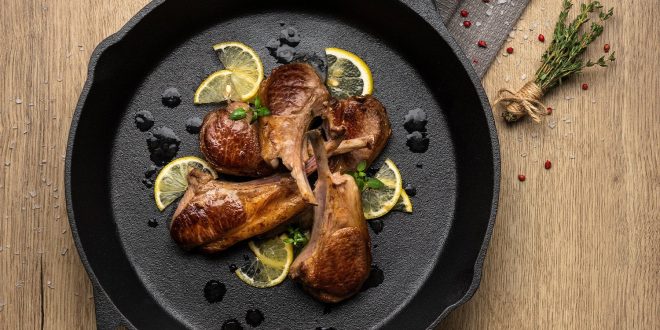 Продукты, которые не следует готовить на чугунной сковороде